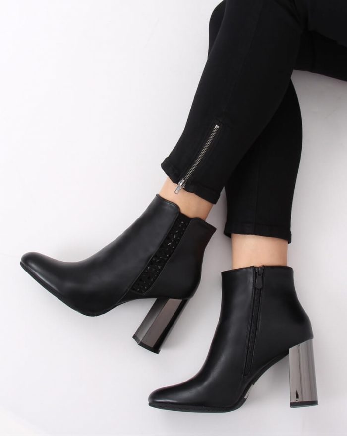 ~Botki na obcasie culoarea negru 139418
